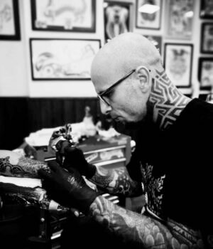 Bosschakal tatuador Wildwoman Tattoo Madrid